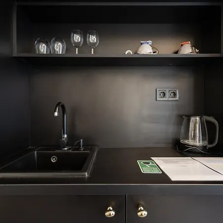Astoria Boutique Suites- Location By Bqa ホテル
