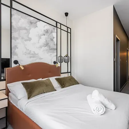 Astoria Boutique Suites- Location By Bqa ホテル 3*