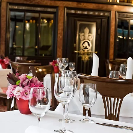 Hotel Astoria Boutique Suites- Location By Bqa 3*
